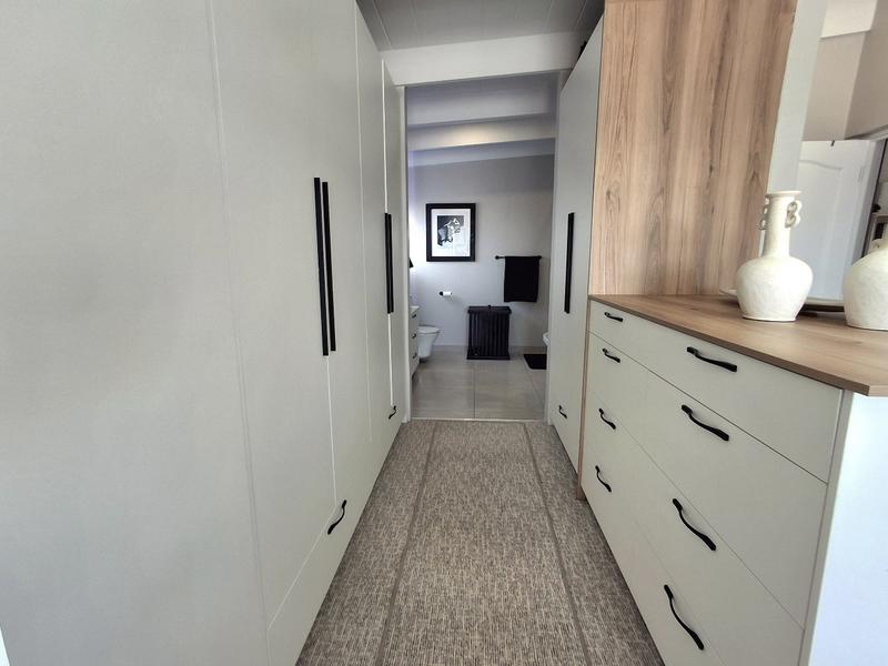 4 Bedroom Property for Sale in Da Gama Bay Western Cape